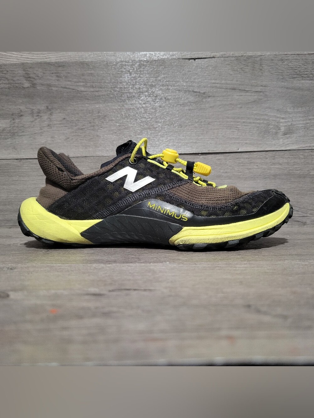 New Balance Minimus Trail Black Ginger Lemon mens size 9.5